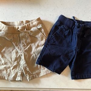 Boys Gap size 5 pull on shorts in khaki and navy